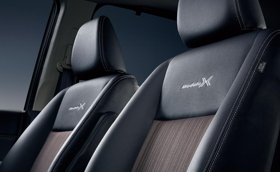 Детали интерьера Honda Freed Hybrid Modulo X 2017 года  (фото 5 из 6)
